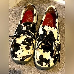 Twisted x hair on hide